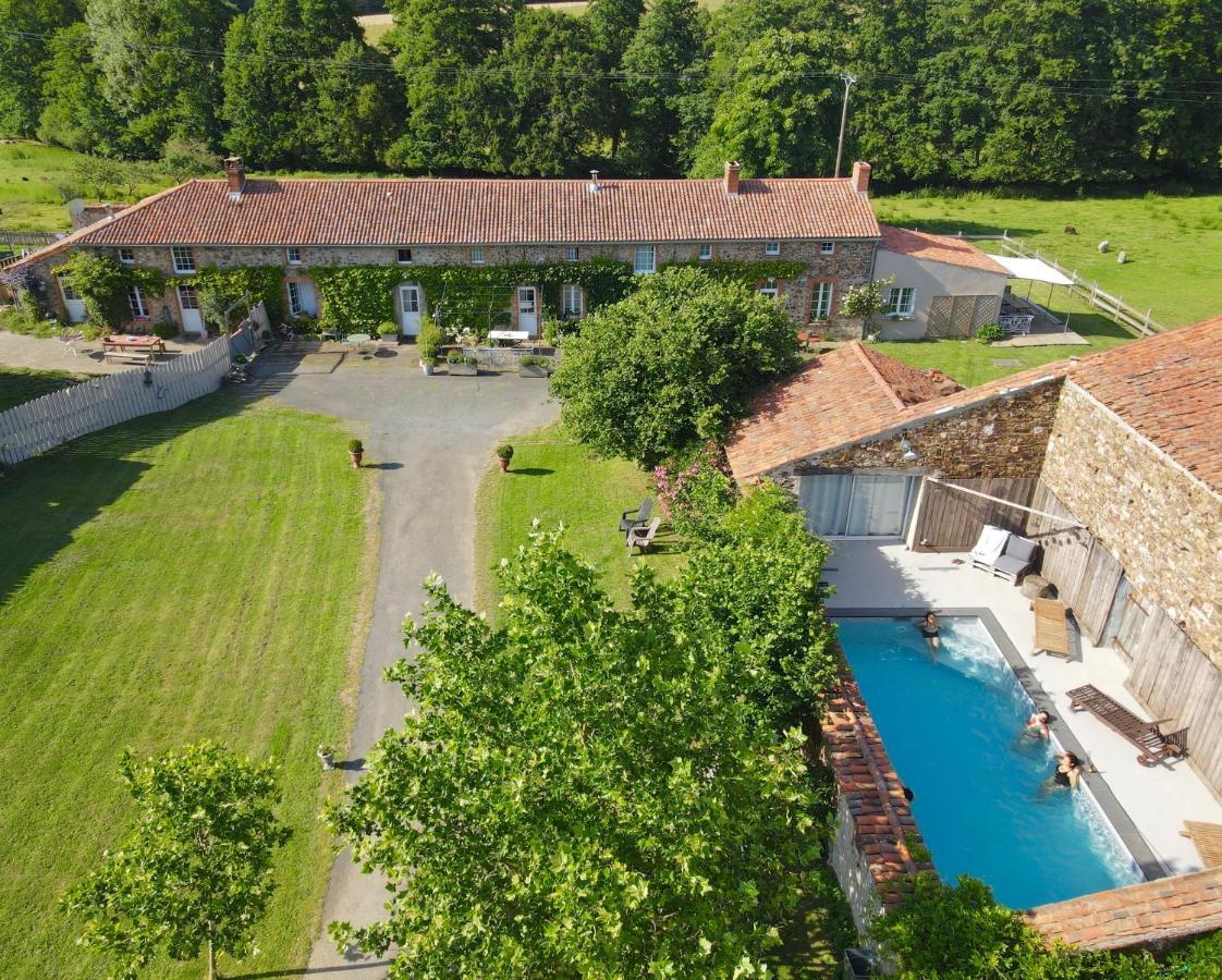 Gites De L'Etang Des Noues Cholet Exterior foto